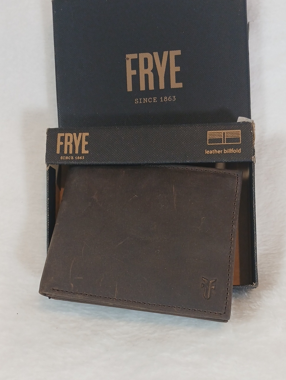 FRYE Men's Brown Leather Billfold Wallet NWT
